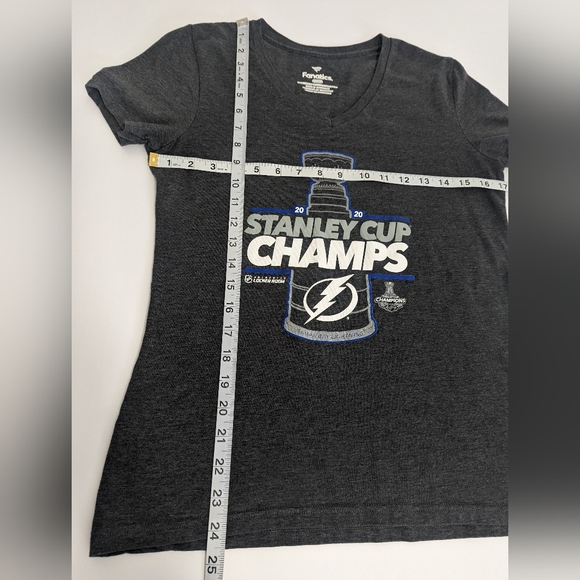 Tampa Bay Lightning Fanatics Stanley Cup Champs T Shirt Women's Size Small - Picture 4 of 7
